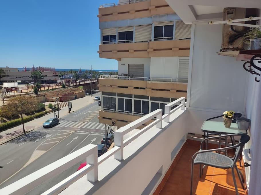 Acogedor Apartamento Frente Al Mar Elena Y Michele المرية المظهر الخارجي الصورة